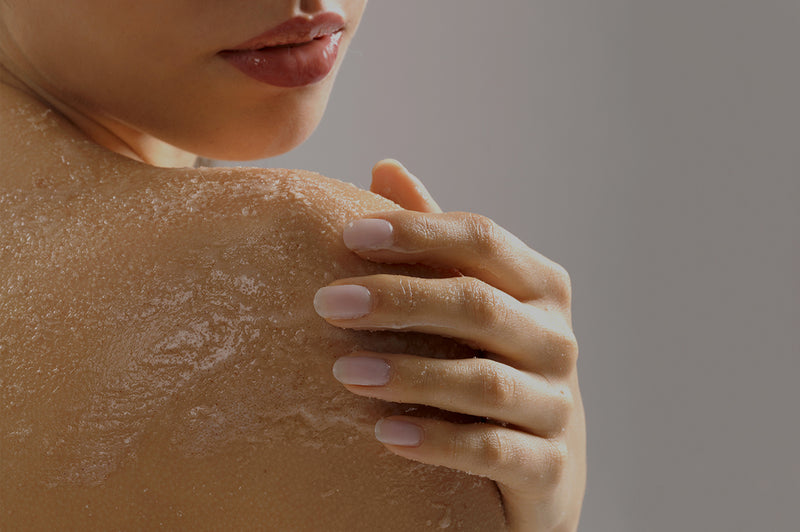 Scrub enzimatico e meccanico con il Silk 5 Peel